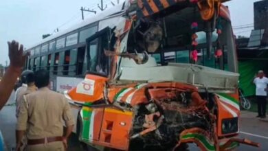 रायबरेली में भीषण हादसा: रोडवेज बस-डंपर की टक्कर से दहला इलाका, मंजर देख कांप उठे लोग रायबरेली में भीषण हादसा: रोडवेज बस-डंपर की टक्कर से दहला इलाका, मंजर देख कांप उठे लोग