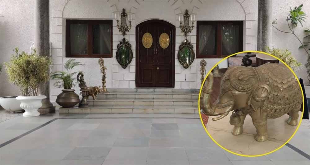 सरगुजा राजपरिवार के कोठीघर से पीतल की हाथी मूर्ति चोरी, CCTV में कैद हुआ चोर