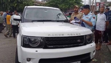 जम्मू में ट्रैफिक पुलिस ने अक्षय कुमार की रेंज रोवर जब्त, काले शीशों पर चली कार्रवाई