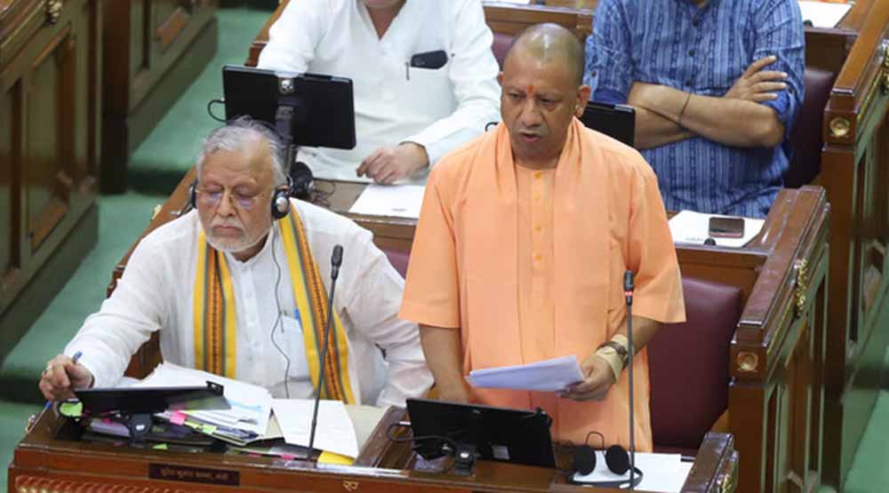 विजन डॉक्यूमेंट बहस पर सीएम योगी का तंज – सपा के लिए PDA का मतलब ‘परिवार डेवलपमेंट अथॉरिटी’