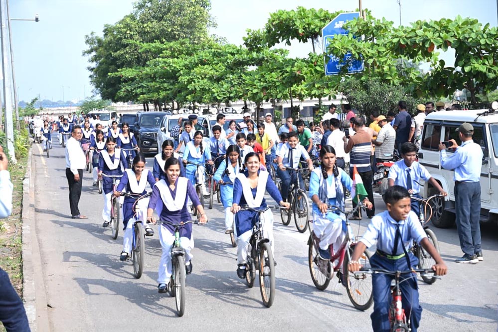 हर घर तिरंगा अभियान के तहत तिरंगा साइकिल रैली का भव्य आयोजन