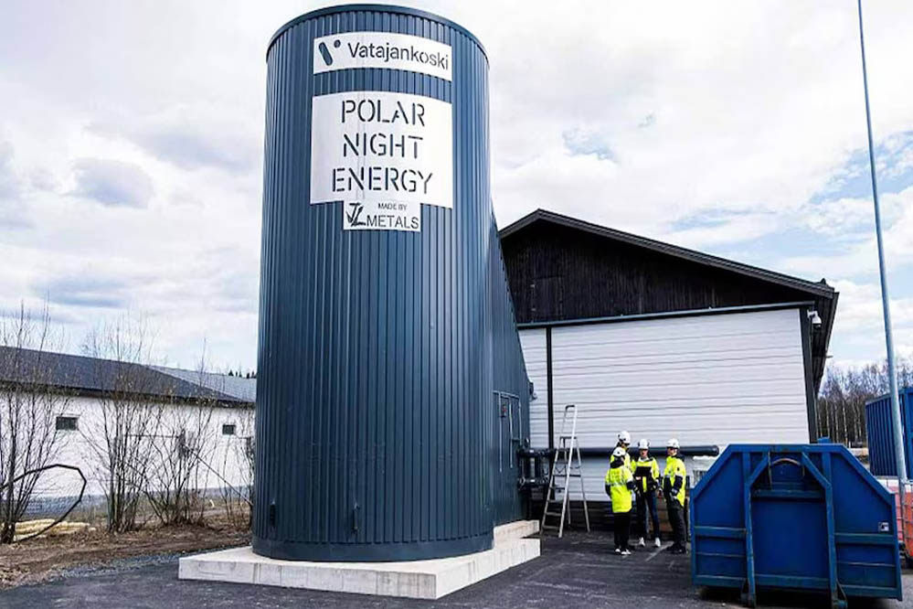 भूल जाइए लिथियम! फिनलैंड ने 2000 टन रेत से बनाई बैटरी, ग्रीन एनर्जी में क्रांति