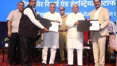 उद्योगों की मांग अनुसार कौशल विकास पाठ्यक्रम डिजाइन करें : राज्यपाल पटेल