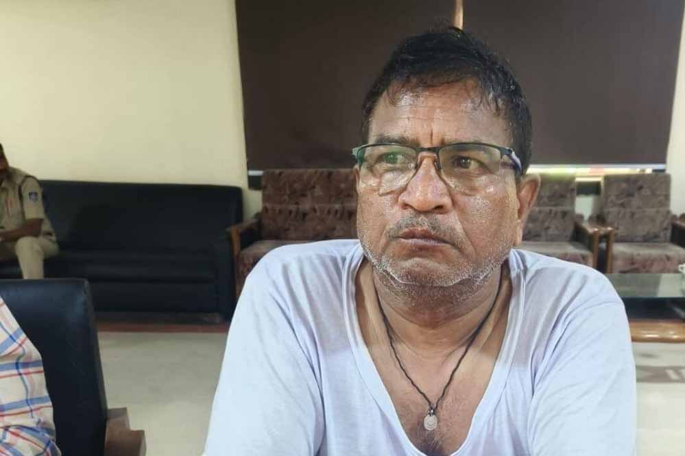 भोपाल : अनुसूचित जाति विकास के अधिकारी 1 लाख की रिश्वत लेते रंगे हाथ पकड़े गए भोपाल : अनुसूचित जाति विकास के अधिकारी 1 लाख की रिश्वत लेते रंगे हाथ पकड़े गए