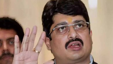 राजा भैया की मांग: संविधान से हटाए जाएं ‘समाजवाद’ और ‘धर्मनिरपेक्ष’ शब्द