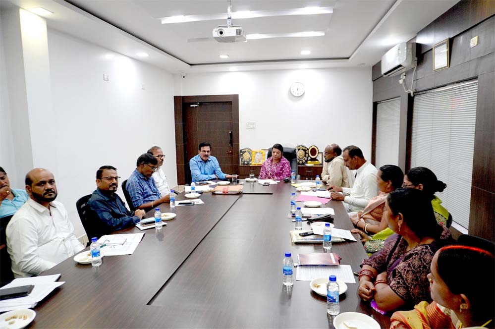 महापौर की अध्यक्षता में मेयर इंन काउसिल की बैठक आयोजित