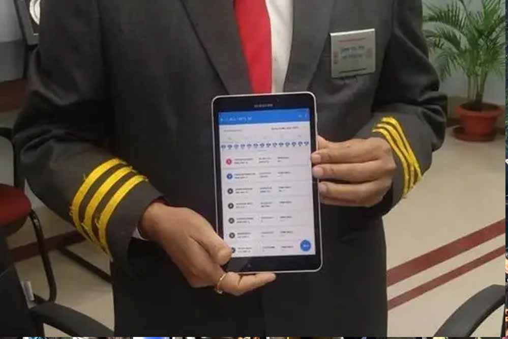 रेलवे में बड़ा बदलाव: TTE की ई-अटेंडेंस शुरू, आधार से होगा साइन-इन और आउट