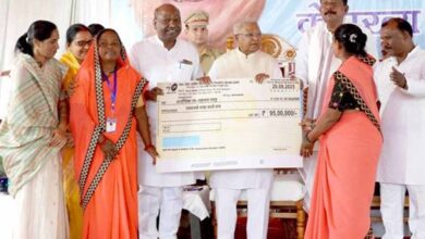 राज्यपाल पटेल सिवनी के थांवरझोड़ी में ग्राम परिचय कार्यक्रम में हुए शामिल राज्यपाल पटेल सिवनी के थांवरझोड़ी में ग्राम परिचय कार्यक्रम में हुए शामिल