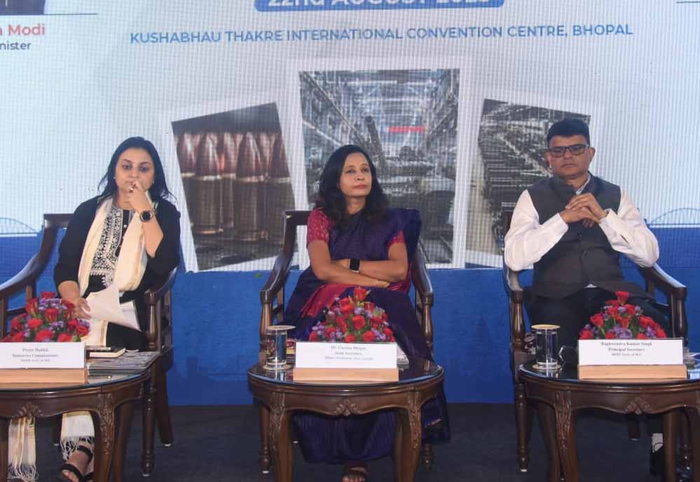 मेक इन इंडिया के तहत रक्षा एवं एयरोस्पेस क्षेत्र में मध्यप्रदेश अग्रणी बनने को तैयार मेक इन इंडिया के तहत रक्षा एवं एयरोस्पेस क्षेत्र में मध्यप्रदेश अग्रणी बनने को तैयार