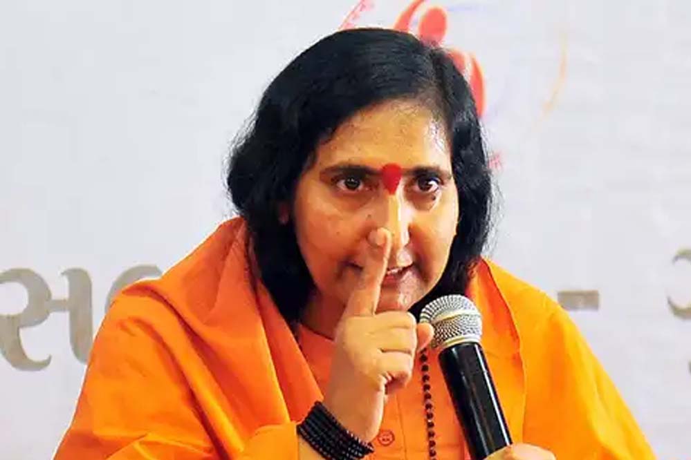 बयान पर मचा बवाल, साध्वी ऋतंभरा ने मांगी माफी – कहा ‘मैं भी इंसान हूं