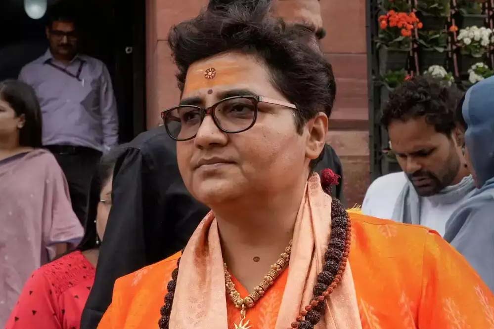 मालेगांव धमाका केस: साध्वी प्रज्ञा ठाकुर को मिली राहत, कोर्ट से क्लीनचिट