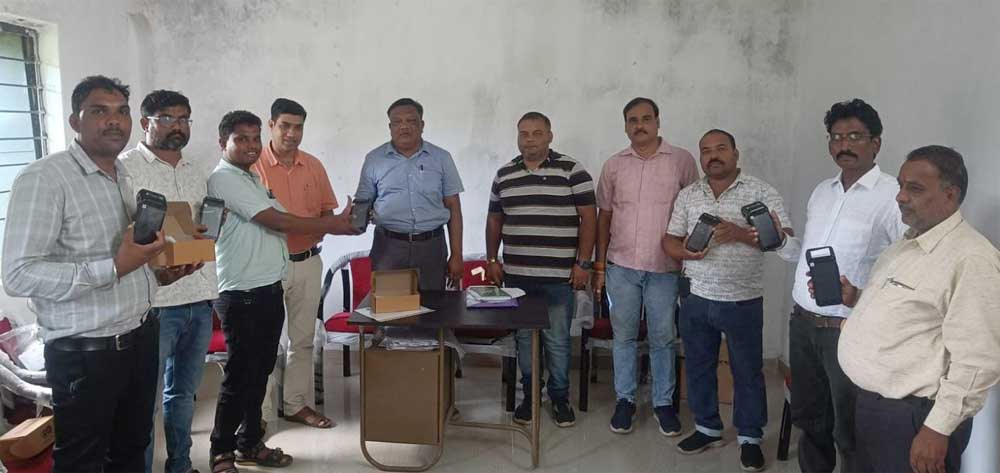 जिले में उर्वरक वितरण होगा हाई-टेक, निजी विक्रेताओं को मिली L1 Pos मशीनें जिले में उर्वरक वितरण होगा हाई-टेक, निजी विक्रेताओं को मिली L1 Pos मशीनें