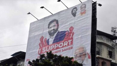 जम्मू-कश्मीर में शिंदे फैक्टर! उमर-महबूबा के बजाय एकनाथ शिंदे के होर्डिंग छाए