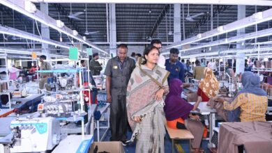 मंत्री श्रीमती लक्ष्मी राजवाड़े ने शबरी एंपोरियम, और गारमेंट फैक्ट्री का किया अवलोकन मंत्री श्रीमती लक्ष्मी राजवाड़े ने शबरी एंपोरियम, और गारमेंट फैक्ट्री का किया अवलोकन