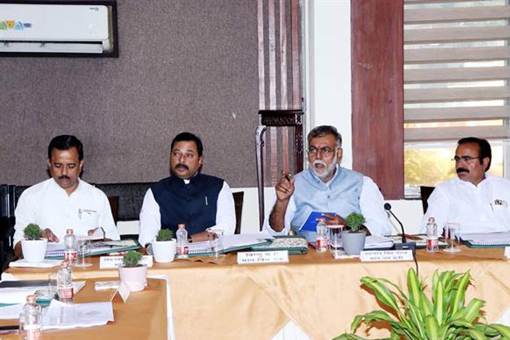 मंत्री पटेल की अध्यक्षता में हुई श्रम विभाग की विभागीय परामर्श समिति की बैठक मंत्री पटेल की अध्यक्षता में हुई श्रम विभाग की विभागीय परामर्श समिति की बैठक