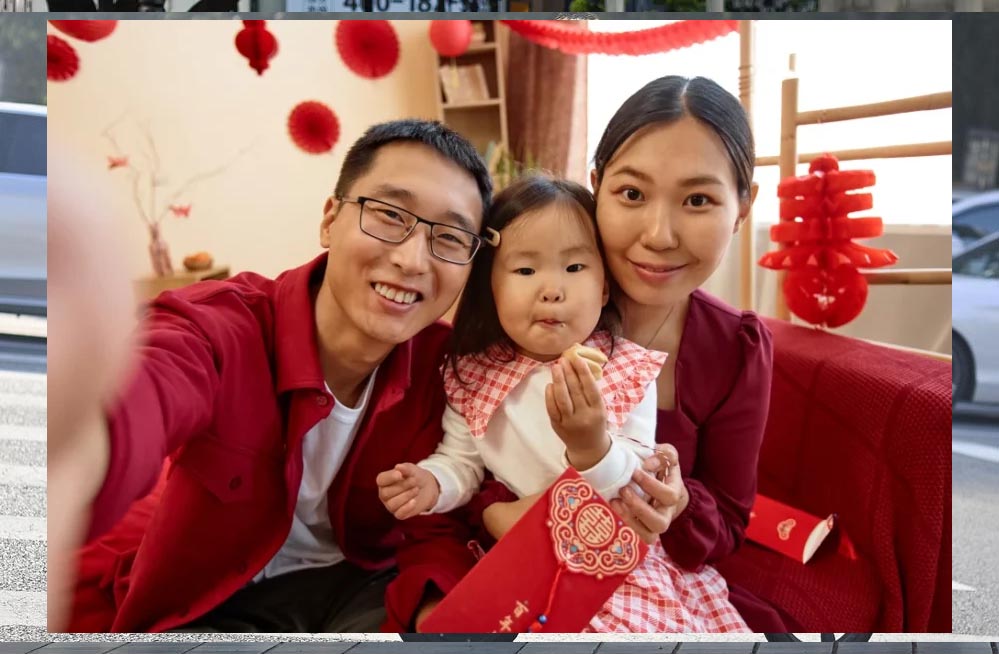 चीन में जन्म दर में गिरावट, क्या कैश सब्सिडी से बनेगा समाधान?