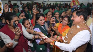 उद्योग हमारे लिए मंदिर और देवालय के समान हैं : मुख्यमंत्री डॉ. यादव उद्योग हमारे लिए मंदिर और देवालय के समान हैं : मुख्यमंत्री डॉ. यादव