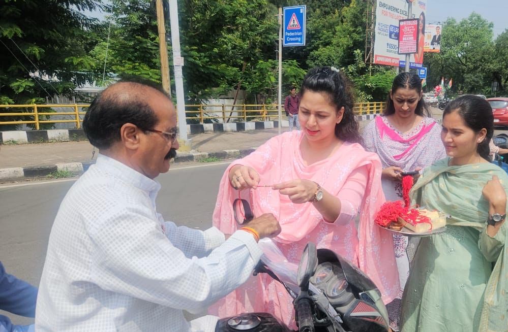 रक्षाबंधन पर Ekaa Welfare Foundation द्वारा रोड सेफ्टी अवेयरनेस अभियान – एक रक्षासूत्र, सुरक्षा के नाम रक्षाबंधन पर Ekaa Welfare Foundation द्वारा रोड सेफ्टी अवेयरनेस अभियान – एक रक्षासूत्र, सुरक्षा के नाम