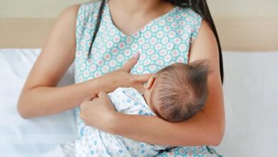 स्तनपान को प्रोत्साहन स्वास्थ्य के साथ सामाजिक और आर्थिक निवेश