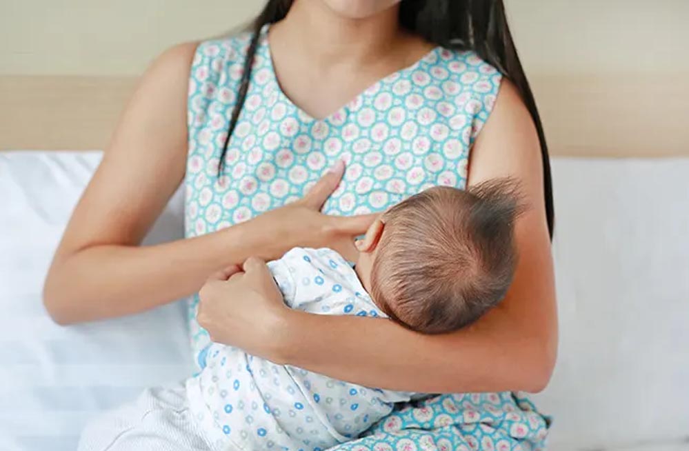 स्तनपान को प्रोत्साहन स्वास्थ्य के साथ सामाजिक और आर्थिक निवेश