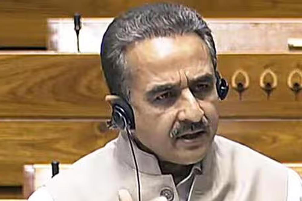 केंद्र का खुलासा: अमेरिका में 5 मंदिर तोड़े गए, बांग्लादेश-पाकिस्तान में अल्पसंख्यकों पर हजारों हमले