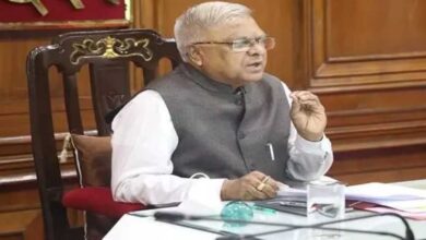 राज्यपाल  पटेल ने घायलों को अस्पताल पहुंचाने वाले राहवीरों को किया सम्मानित, 25 हजार की प्रोत्साहन राशि प्रदान की