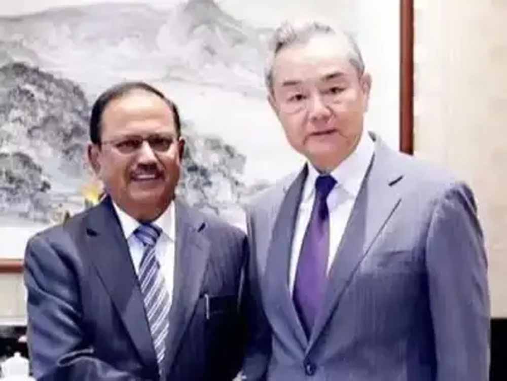 चीनी विदेश मंत्री का भारत दौरा सोमवार से, सीमा मुद्दे पर NSA डोभाल से वार्ता तय