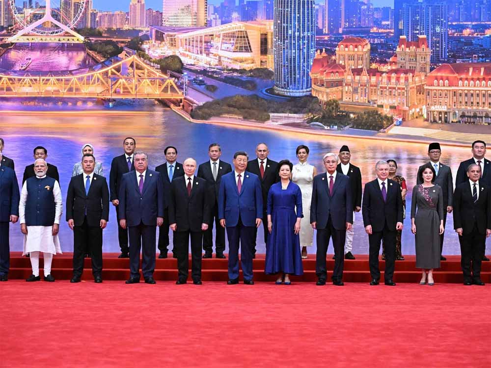 एक फ्रेम में पुतिन-शी-मोदी-शहबाज, दुनिया को क्या संदेश देना चाहते हैं नेता?