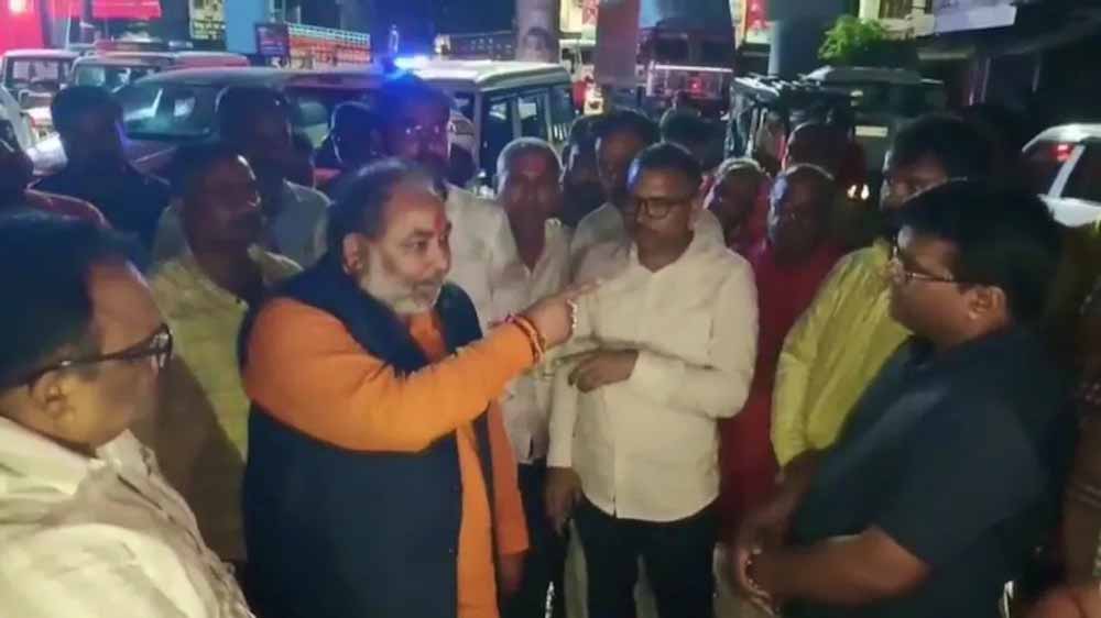 मैं मंत्री हूं और मुझे ही नहीं बुलाया! बलिया में पुल उद्घाटन पर दयाशंकर सिंह का फूटा गुस्सा