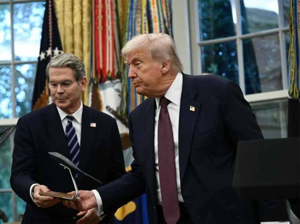 रूसी तेल का फायदा उठा रहे भारत के रईस परिवार, ट्रंप के मंत्री ने दिया बड़ा बयान