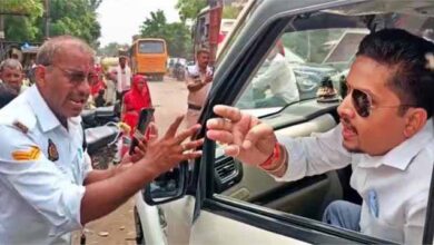 ट्रैफिक सिपाही को टोका तो BJP MLC के बेटे ने किया बदसलूकी, वायरल वीडियो से मची सनसनी
