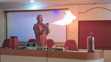 किचन सेफ्टी अलर्ट: कीटनाशक स्प्रे से भी भड़क सकती है आग, LPG सिलेंडर पर न डालें पानी किचन सेफ्टी अलर्ट: कीटनाशक स्प्रे से भी भड़क सकती है आग, LPG सिलेंडर पर न डालें पानी