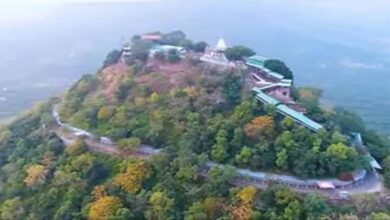 वीआईपी दर्शन में बाधा: शारदा माता मंदिर प्रबंधन को देना होगा ₹55 हजार हर्जाना