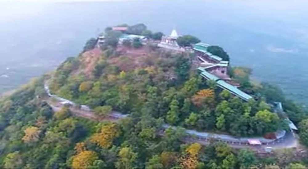 वीआईपी दर्शन में बाधा: शारदा माता मंदिर प्रबंधन को देना होगा ₹55 हजार हर्जाना