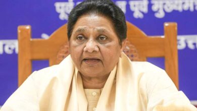 बसपा किसी गठबंधन में नहीं, पार्टी की छवि बिगाड़ने की हो रही साजिश : मायावती बसपा किसी गठबंधन में नहीं, पार्टी की छवि बिगाड़ने की हो रही साजिश : मायावती