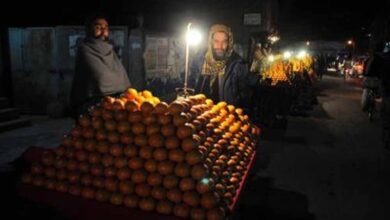 पाकिस्तान: कराची में 50 घंटे बिजली कटौती के खिलाफ भारी विरोध प्रदर्शन पाकिस्तान: कराची में 50 घंटे बिजली कटौती के खिलाफ भारी विरोध प्रदर्शन