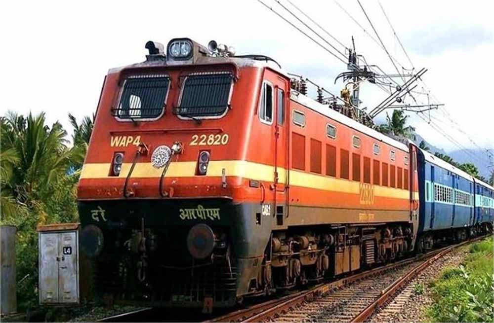 गणेश चतुर्थी पर रेलवे का तोहफा, रात में भी दौड़ेंगी लोकल ट्रेनें