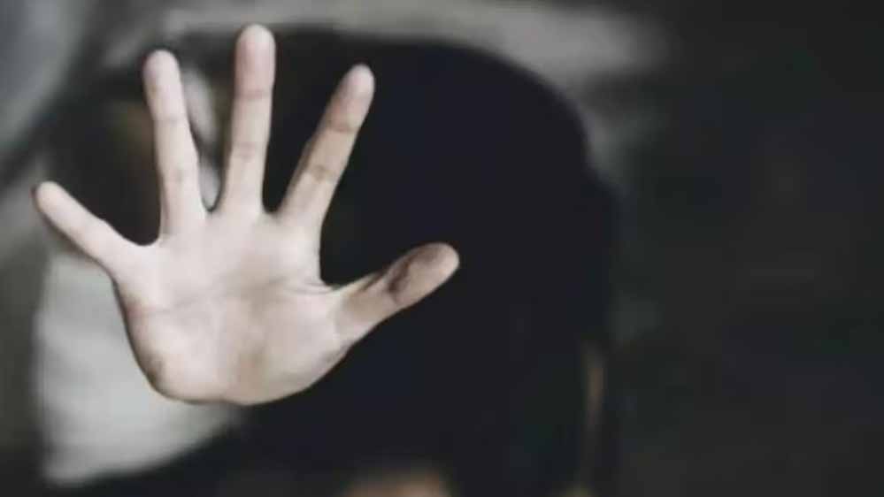 सतना में स्कूल प्रिंसिपल पर महिला टीचर से दुष्कर्म का आरोप, सालभर बाद पति को भेजी तस्वीरें