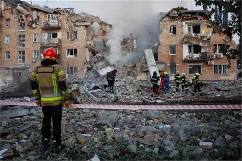 रूस का रातभर हमला: 537 ड्रोन और 45 मिसाइलों से हिला यूक्रेन, 1 की मौत, 24 घायल