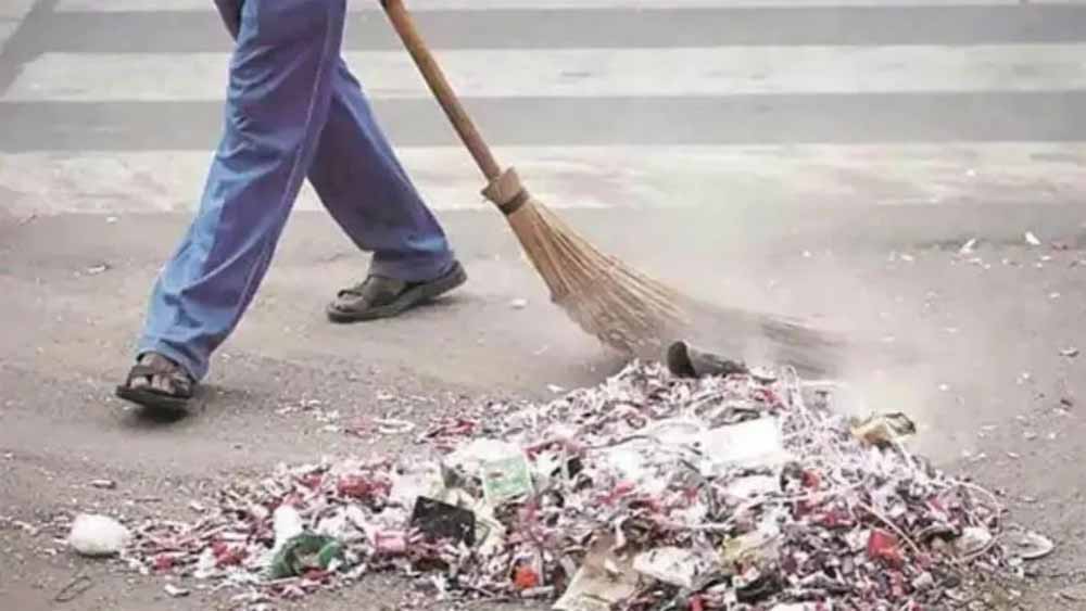 स्वतंत्रता दिवस पर रेलवे स्टेशनों पर सफाई की धूम, नुक्कड़ नाटकों से बढ़ाई जागरूकता स्वतंत्रता दिवस पर रेलवे स्टेशनों पर सफाई की धूम, नुक्कड़ नाटकों से बढ़ाई जागरूकता