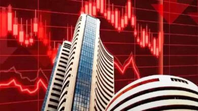 अमेरिकी टैरिफ का असर: गिरावट के साथ बंद हुआ भारतीय शेयर बाजार अमेरिकी टैरिफ का असर: गिरावट के साथ बंद हुआ भारतीय शेयर बाजार