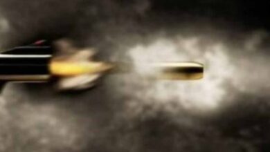 प्रयागराज में दिनदहाड़े पूर्व पार्षद को गोली मारी, हालत गंभीर