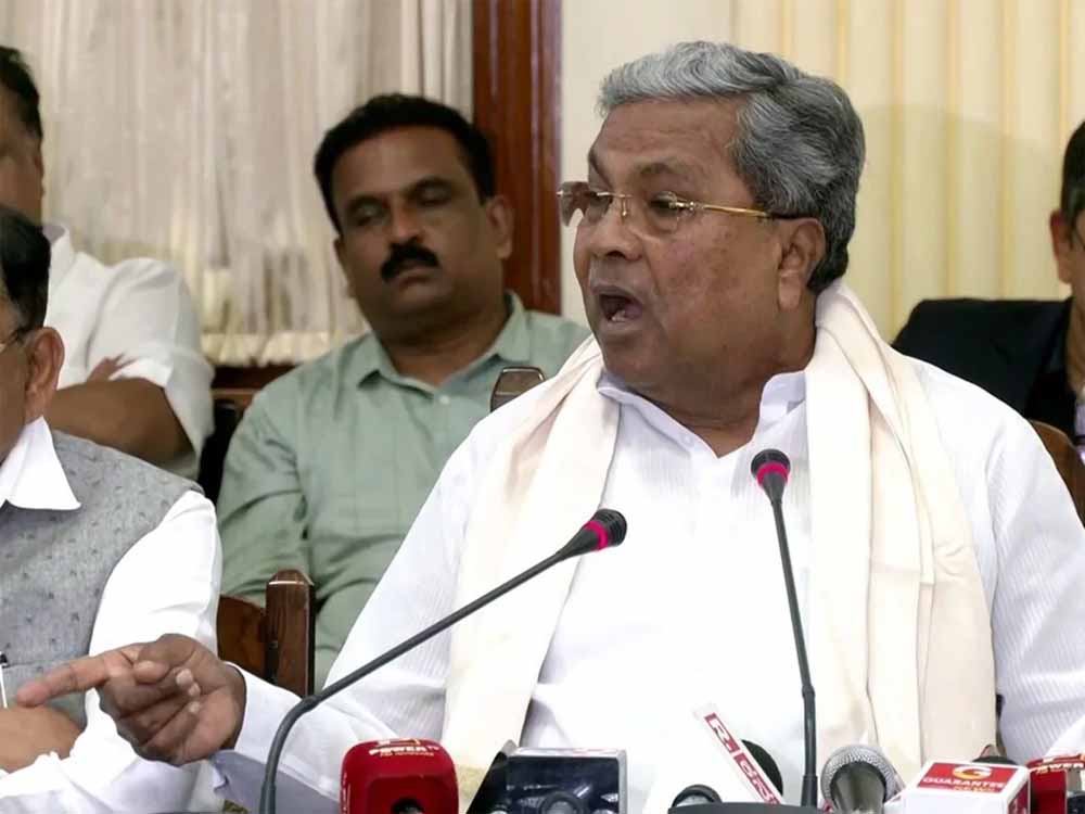 सिद्धारमैया के बयान से कांग्रेस घिरी मुश्किल में, BJP ने साधा वोट चोरी पर निशाना