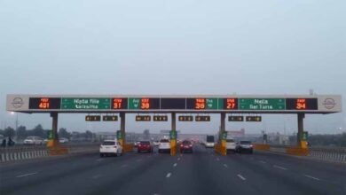 सुप्रीम कोर्ट ने नाराजगी जताई: घटिया रोड पर 150 रुपये टोल टैक्स क्यों?