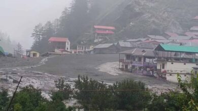 उत्तरकाशी में बादल फटने का कहर: मलबे में दबे कई घर, भारी तबाही