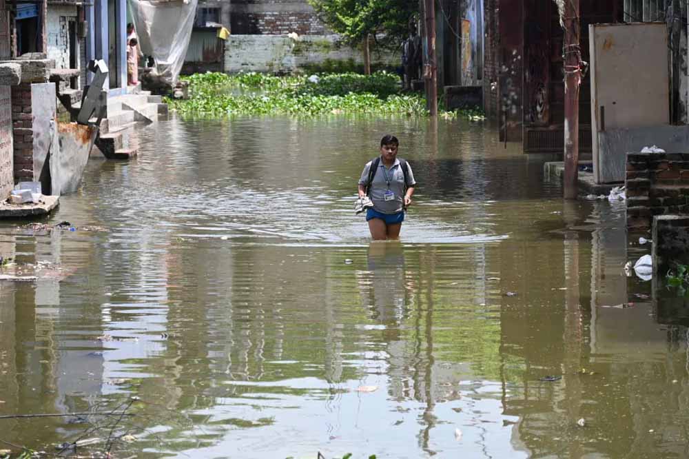 गंगा के पलट प्रवाह से वरुणा में उफान, बनारस में डूबे कई घर