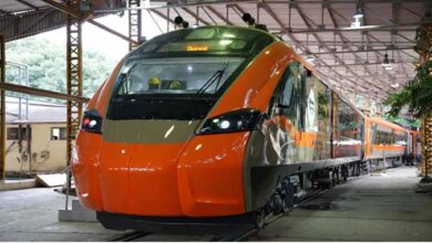 मुंबई-गांधीनगर वंदे भारत का नया शेड्यूल जारी, 8 स्टेशनों पर मिलेगा ठहराव मुंबई-गांधीनगर वंदे भारत का नया शेड्यूल जारी, 8 स्टेशनों पर मिलेगा ठहराव