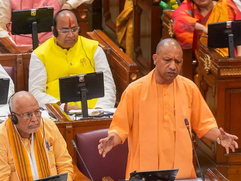 दुश्मनी छोड़िए, घर पर भोजन कराइए: माता प्रसाद को योगी की सलाह