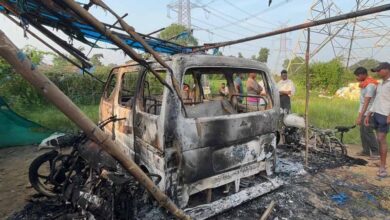 कोरबा में पेट्रोल डालकर कार और बाइक में लगाई आग