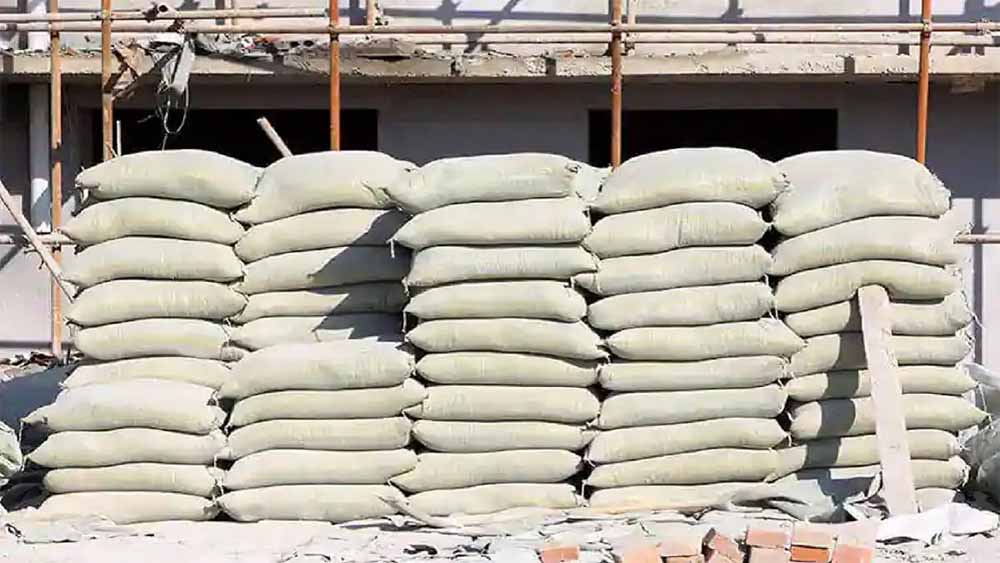 सीमेंट के दाम घटे, पर घर बनाने वालों को राहत नहीं